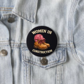 女性用建設作業用ブーツとヘルメット 缶バッジ (インサイチュ)
