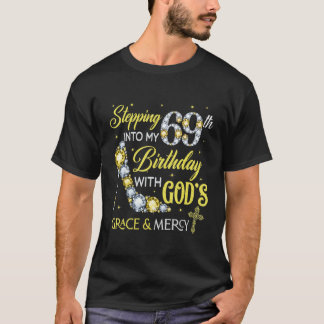 女性用69誕生日に足を踏み入れる Tシャツ