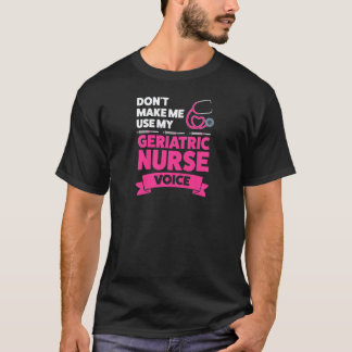 女性用 おばあちゃん看護師の声を使わせないで Tシャツ