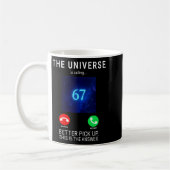 女性用 67 メメ 宇宙が呼んでいる Vネック コーヒーマグカップ (左)