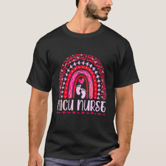 女性看護師ヒョウ柄レインボー NICU看護師バレンタイン Tシャツ