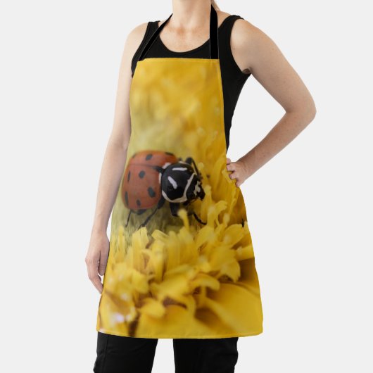 女性虫 エプロン (インサイチュ)
