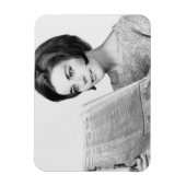 女性読新聞 マグネット (縦)