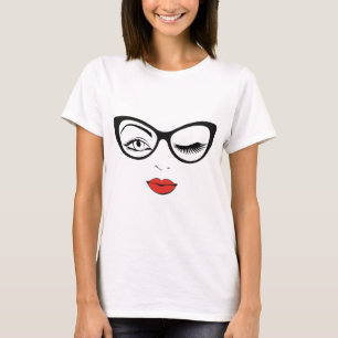 女性顔が眼鏡のまつげに巻き付く少女 Tシャツ