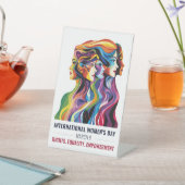 女性顔アート | 女国際的の日 | IWD 台座サイン (インサイチュ)