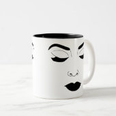 女性顔クローズドアイズ化粧美しいアート ツートーンマグカップ (正面右)