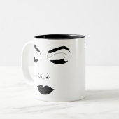 女性顔クローズドアイズ化粧美しいアート ツートーンマグカップ (正面左)