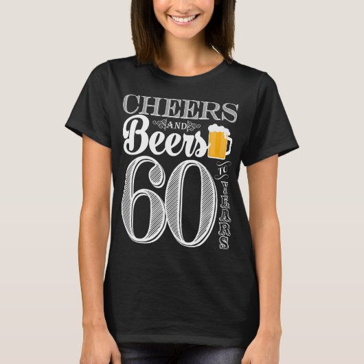 女性60年のへの応援そしてビール基本的なTシャツ Tシャツ (正面)