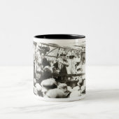 女性、威厳があるな1908年のための投票 ツートーンマグカップ (中央)