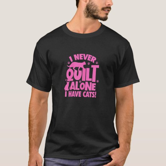 女性 猫 キルティング 一人でキルティングしない 猫がいる Tシャツ (正面)