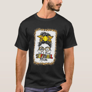 女性Loud & Softball誇りを持ったママMessy Bun Leopard Tシャツ