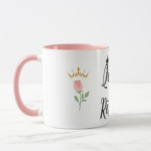 女王さまは退職したバラと王冠を戴く マグカップ (左)