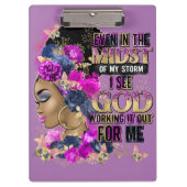 女王の真ん中に黒メラニン女性の茶色の肌 クリップボード (正面)