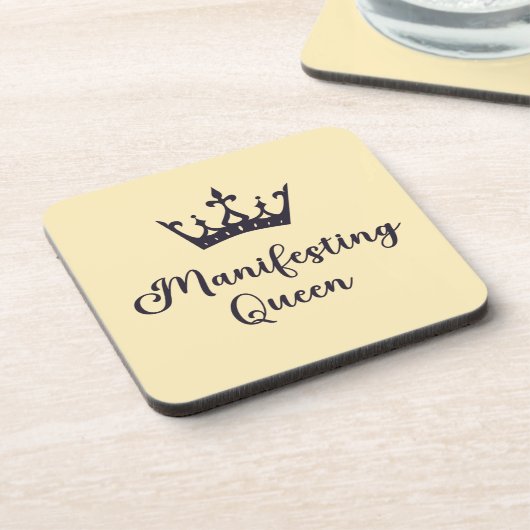 女王の黒い文字を現す コースター (左側)