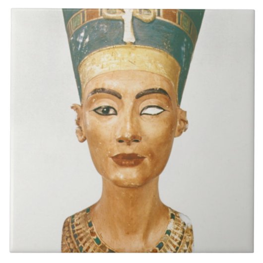 女王のNefertiti、スタッドからの正面図バスト、 タイル (正面)
