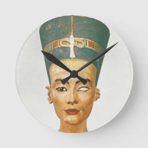 女王のNefertiti、スタッドからの正面図バスト、 ラウンド壁時計