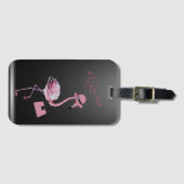 女王は上品なシック退職したなピンクのフラミンゴを持っている ラゲッジタグ (正面横)