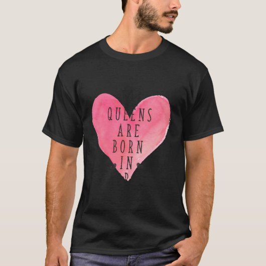 女王生まれは4月 Tシャツ (正面)