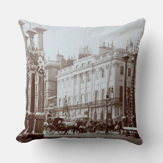 女王Diaのためにビクトリア飾られる車線を駐車して下さい クッション (正面)