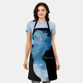 女疑問に思ブルースカイシルエット エプロン (着用した状態)