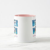 女疑問に思「君は君より強い信じ」 マグカップ (中央)