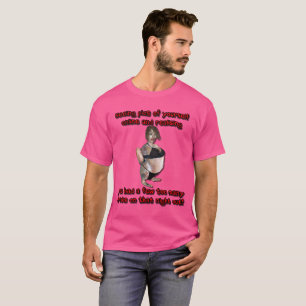 女飲性は夜外で飲み過ぎた Tシャツ