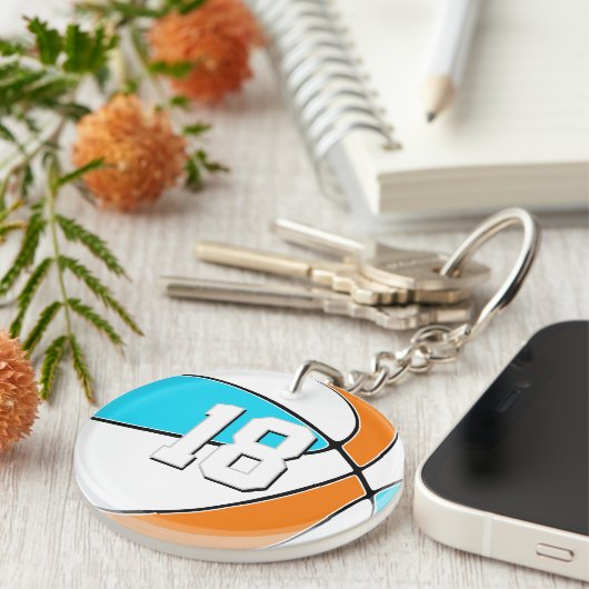 好きなチームカラーとジャージ番号のバスケットボール キーホルダー (正面右)
