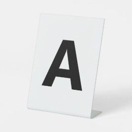 好きな文字を選んでください | フォント: Open Sans Condensed Bold 台座サイン