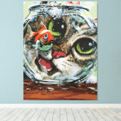 好奇な猫 & 用心深い金魚 キャンバスプリント (インサイチュ (ウッドフロア))