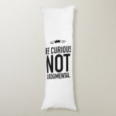 好奇心が強い ボディピロー (正面縦)