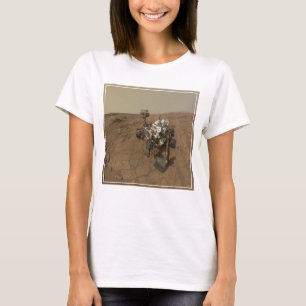 好奇心は表面に揺れ動く火星。 Tシャツ