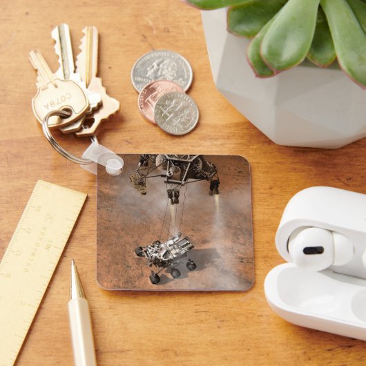 好奇心ローバーは火星の表面に着陸した。 キーホルダー (デスク)