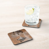 好奇心ローバーは火星の表面に着陸した。 コースター (右側)