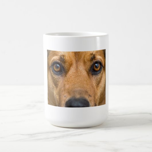 好奇心旺盛な犬の観察 コーヒーマグカップ (中央)