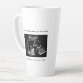 妊娠おばあちゃんに会うのが待ち遠しい カフェラテマグ (左アングル)