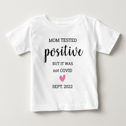 妊娠おもしろい発表 ベビーTシャツ (正面)