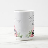 妊娠が発表に促される コーヒーマグカップ (中央)