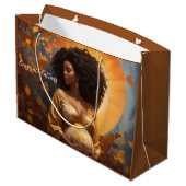 妊娠する秋のアフロ中心の母親 ラージペーパーバッグ (裏面アングル)