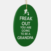 妊娠の発表の祖父のオーナメントのクリスマス セラミックオーナメント (右)