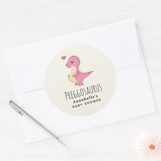 妊娠サウルスかわいい恐竜の女の子ベビーシャワー ラウンドシール (封筒)