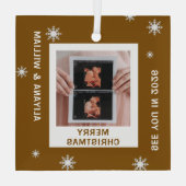 妊娠パーソナライズされたベビー ガラスオーナメント (裏面)