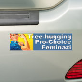 妊娠中絶に賛成のFeminaziを抱き締める木 バンパーステッカー (車上)