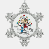 妊婦カップル2猫犬スノーフレークオーナメント スノーフレークピューターオーナメント (正面)