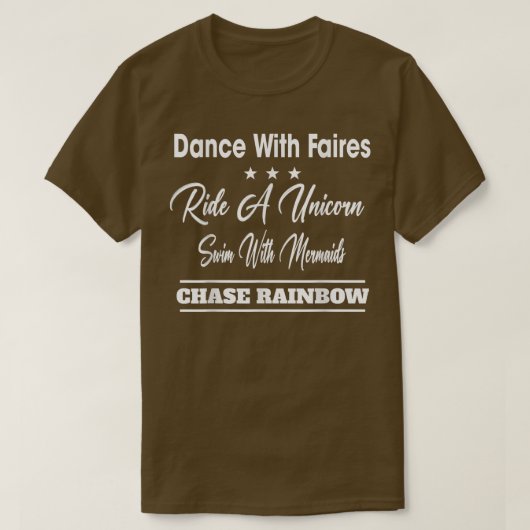 妖精とダンスを追う虹の皮肉おもしろい的 Tシャツ (デザイン正面)