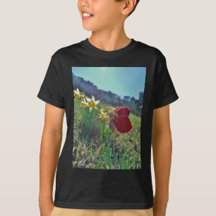 妖精と黄色の花 Tシャツ