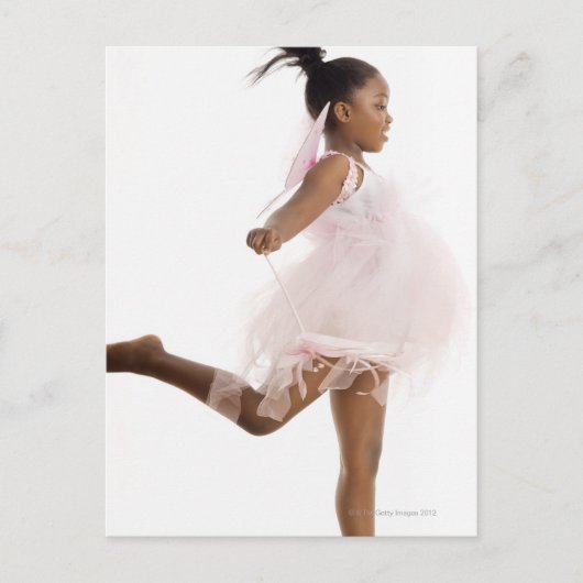 妖精のコスチュームを着た少女が踊っている ポストカード (正面)