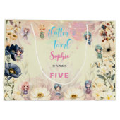 妖精の庭の水の色子供の誕生日 ラージペーパーバッグ (裏面)