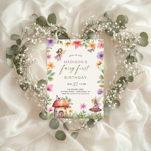 妖精の最初の誕生日魅惑された森のフローラの女の子 招待状