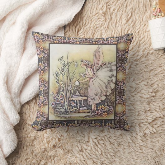 妖精の水をやる花  クッション (ブランケット)
