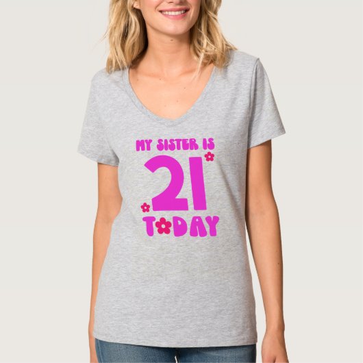 妹は今日21歳のイソテシック誕生日 Tシャツ (正面)